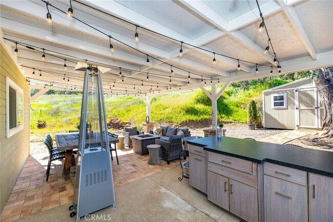 Building Photo - 1720 Vista Del Lago