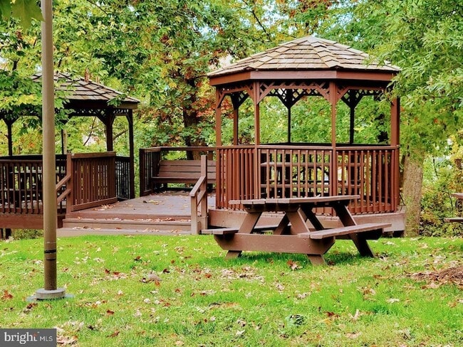 Building Photo - 5903 Mt Eagle Dr