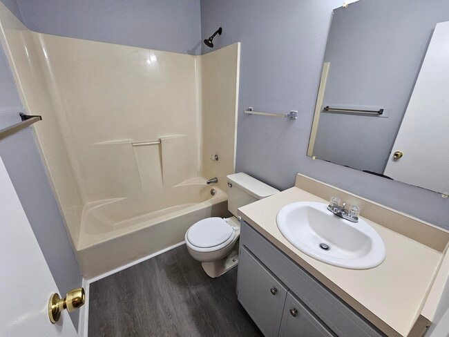 Building Photo - 3026 Yorktown Cir