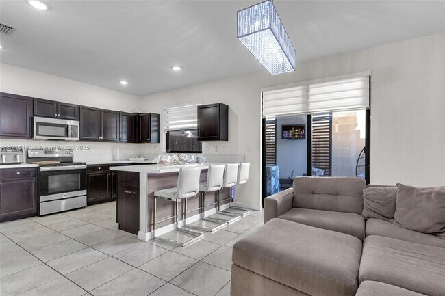 Building Photo - 11413 SW 252nd Ter