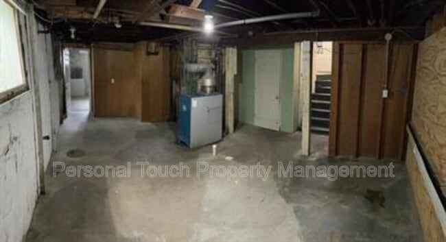 Building Photo - 1026 N University Dr