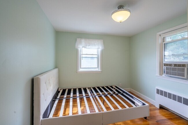 Building Photo - 26 Martell Rd