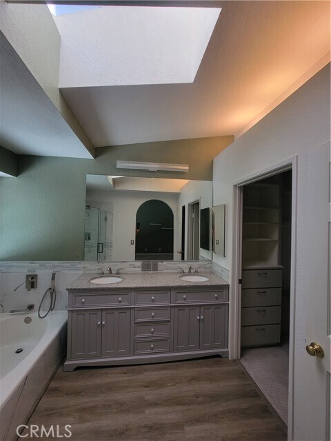 Building Photo - 5303 E Big Sky Ln
