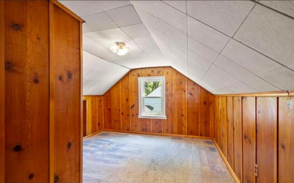 Building Photo - 2602 Stone Hedge Dr