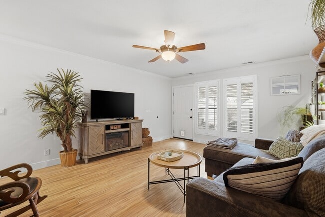 Building Photo - 5957 S Sultan Cir