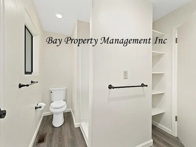 Building Photo - Breathtaking Views from this horse propert...
