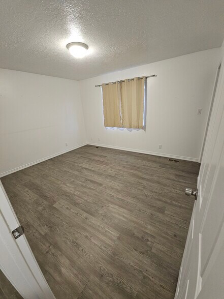 Building Photo - 1442 W 730 S