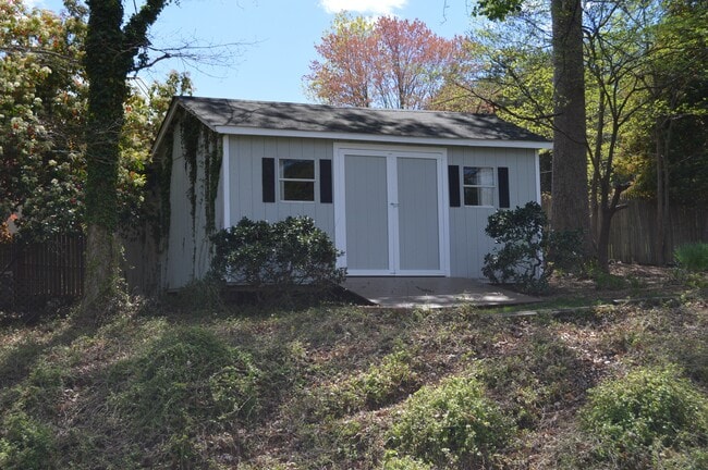 Building Photo - 125 Broadview Cir