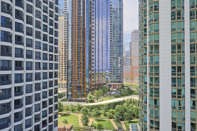 Building Photo - 155 N Harbor Dr