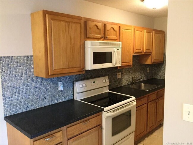 Building Photo - 157 Woodland Dr