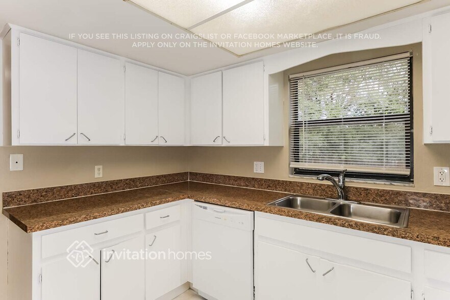 Building Photo - 1517 Kestrel Way