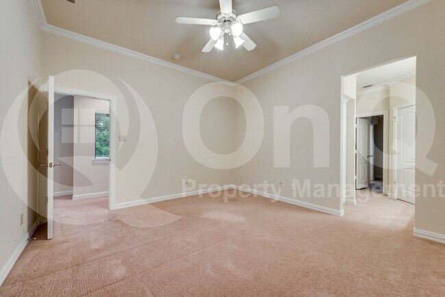 Building Photo - 5224 Longvue Dr