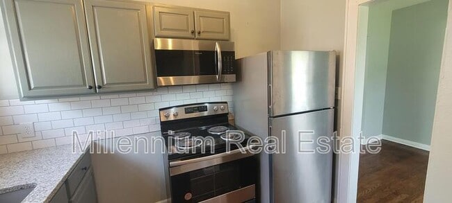 Building Photo - 555 Wesbrook St