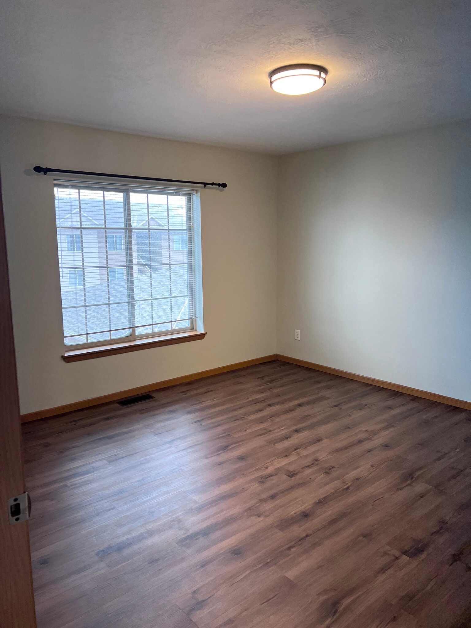 Building Photo - 4924 S Klein Ave