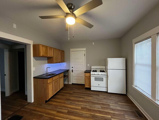 Kitchen - 514 Walnut Ct