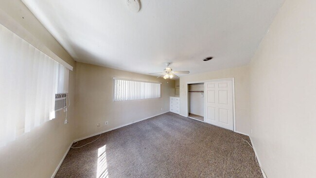 Building Photo - 5068 Rockford Dr