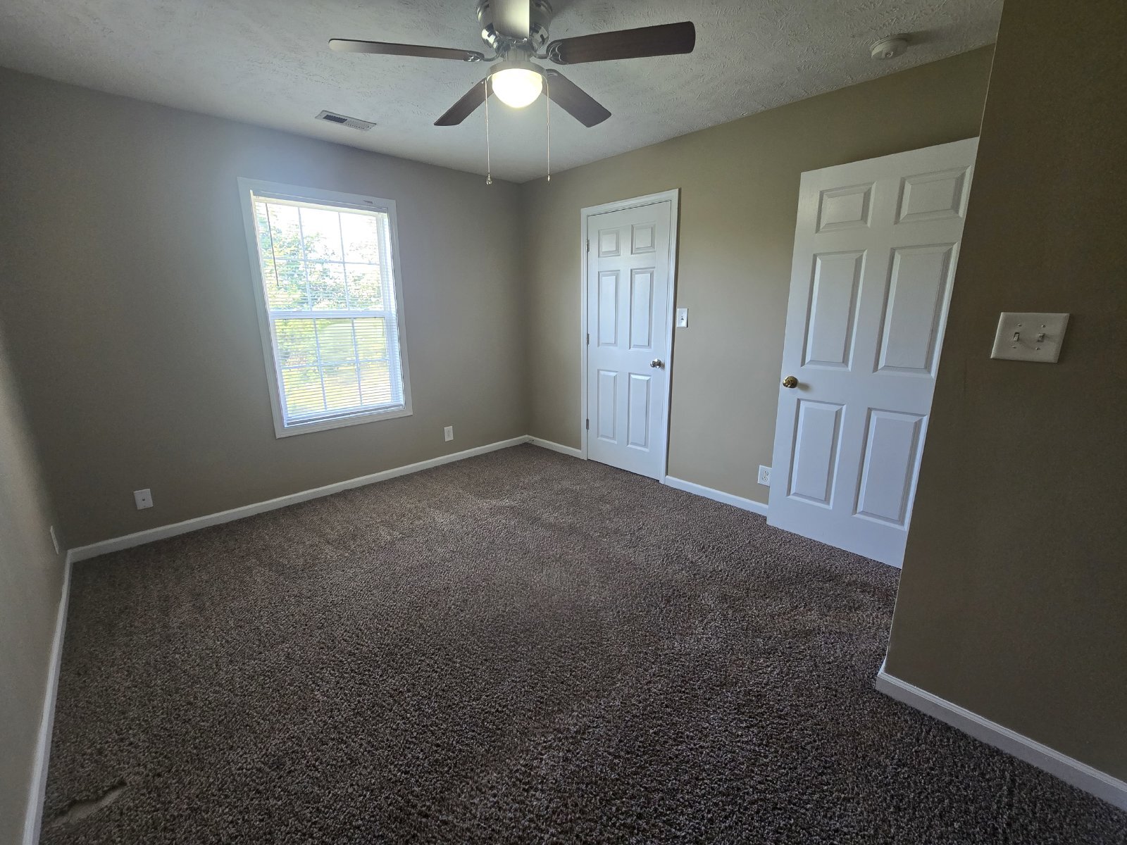 Building Photo - 812D Oak Arbor Ct