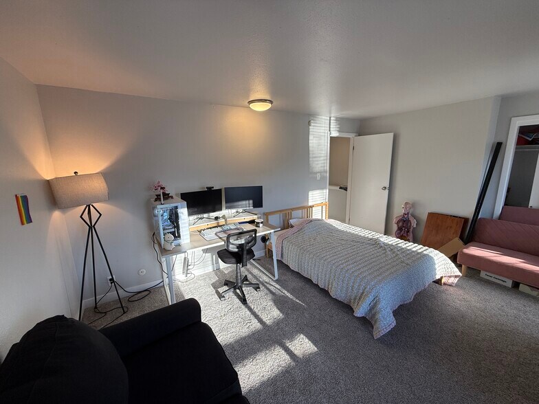 Building Photo - 4169 S Village Ln