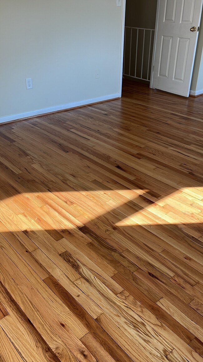 Building Photo - 2 Wimbledon Ln