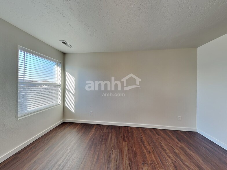 Building Photo - 4977 S Mosser Way