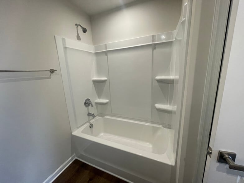 Building Photo - 1152 Robins Nest Dr