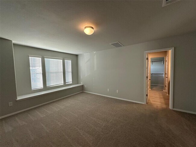 Building Photo - 240 Tall Grass Dr