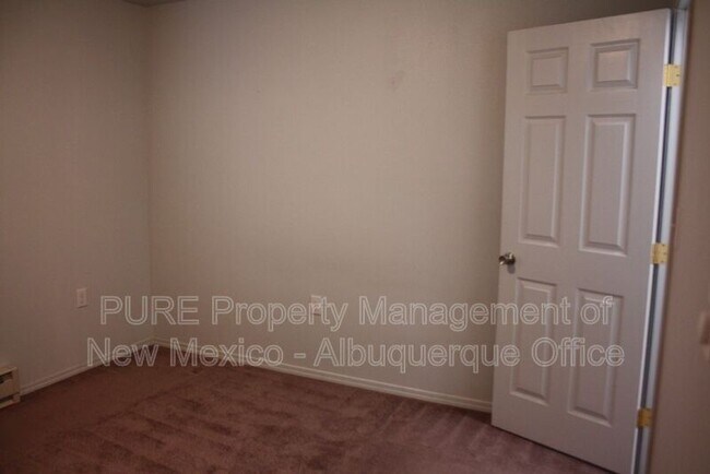 Building Photo - 408 E Comanche St
