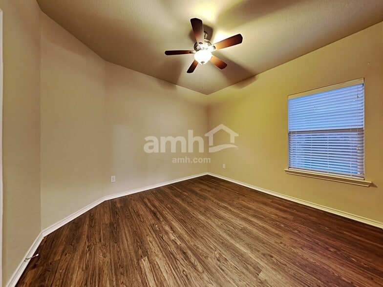 Building Photo - 4525 Lacewood Dr