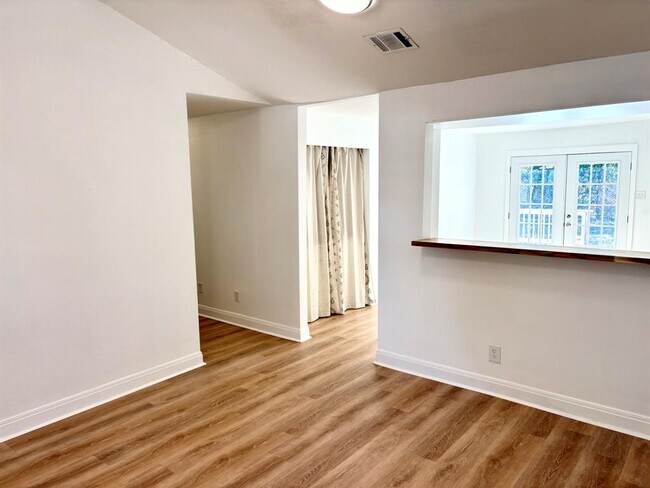 Building Photo - 1123 Christie Dr