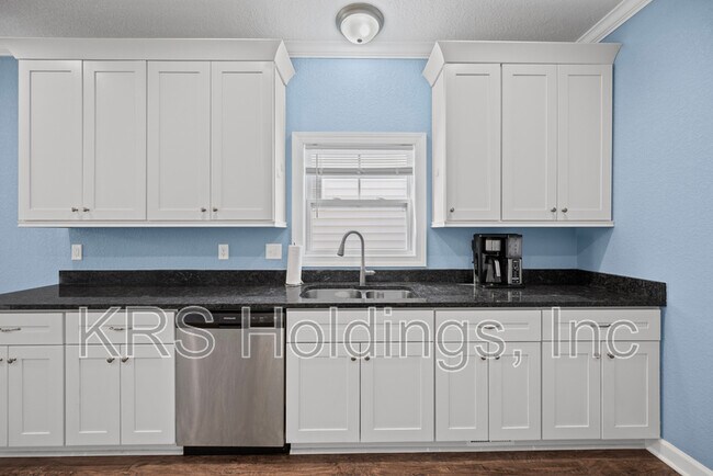 Building Photo - 9553 14th Bay St