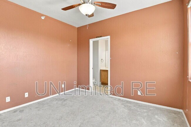 Building Photo - 2455 W Silverton Dr