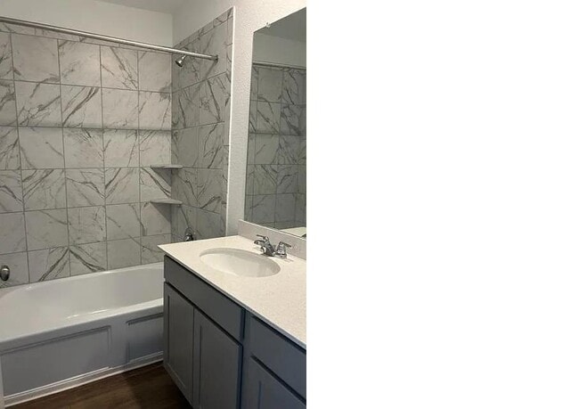 Building Photo - 607 Waterway Ave