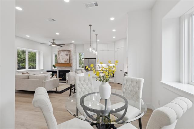 Building Photo - 1000 W 10th St