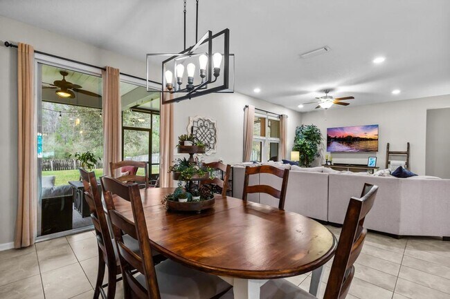 Building Photo - Spacious Home in Prime Location!