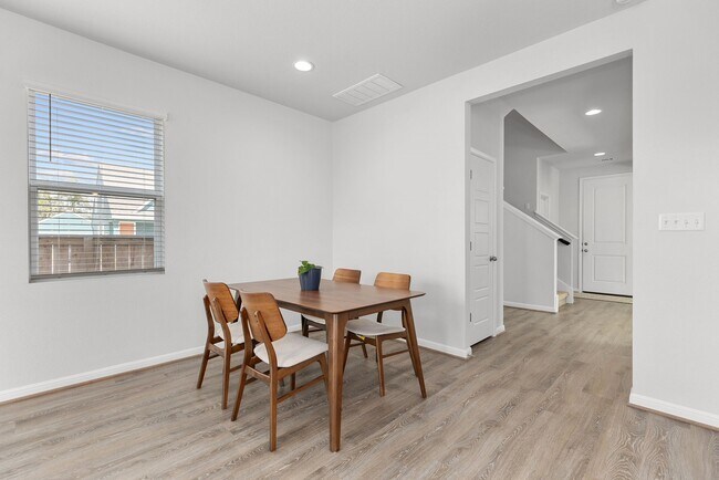 Building Photo - 313 Cherry Blossom Ln