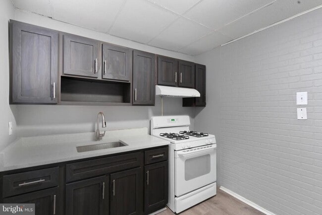 Building Photo - 3028 N Stillman St