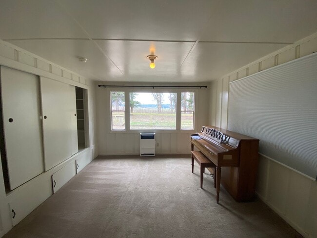 Building Photo - 8080 Valley Ford Rd