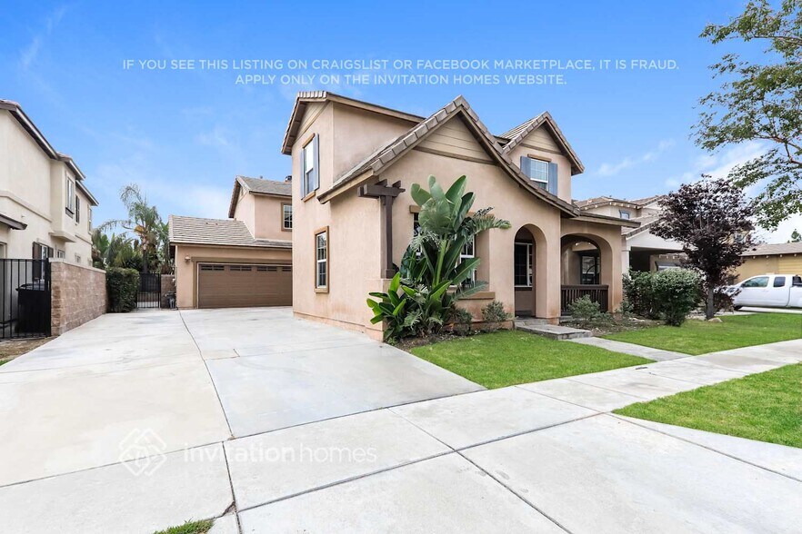 Building Photo - 12579 Chimney Rock Dr