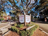 Building Photo - 3670 Inverrary Dr