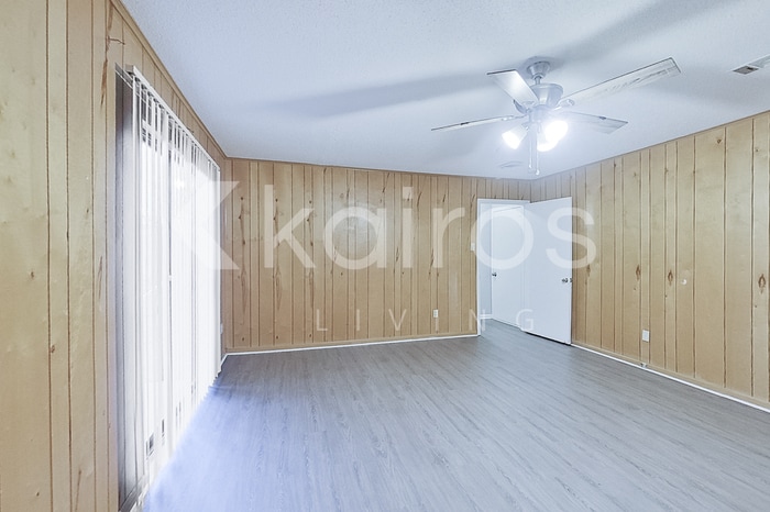 Building Photo - 5721 Old Hickory Rd