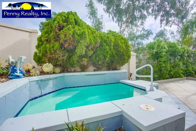 Building Photo - Stunning 4 Bedroom 3.5 Bath Home in the Co...