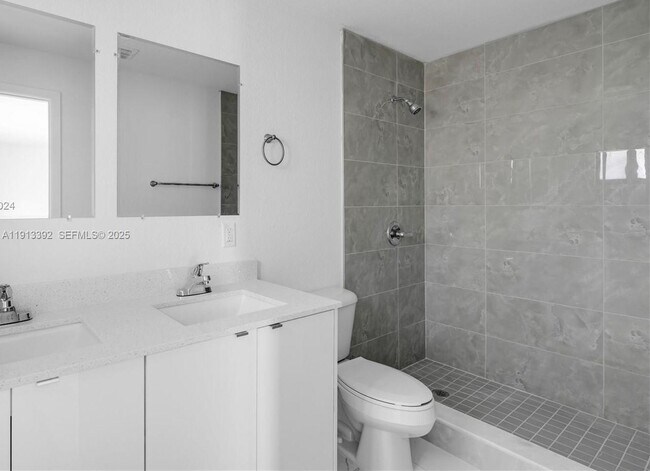 Building Photo - 152 NW 18th St