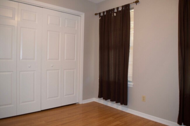 Building Photo - Great 3 Bed 2 Bath House In Ashland MO!