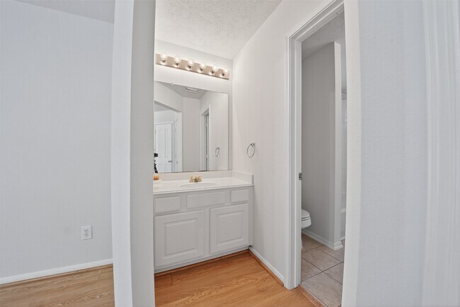 Building Photo - 7907 Swan Hollow Ct