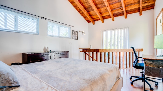 Building Photo - 33 SW 18th Terrace