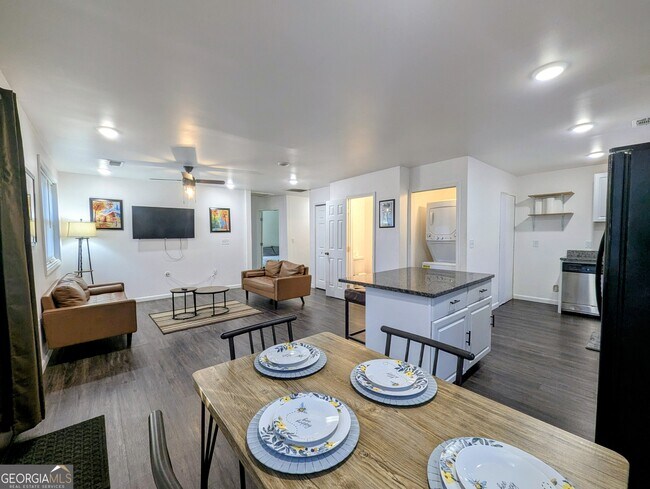 Building Photo - 2533 Godfrey Dr NW