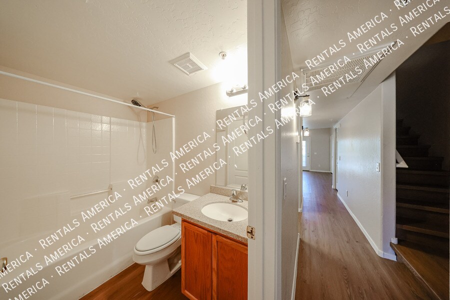 Building Photo - 3716 E University Dr