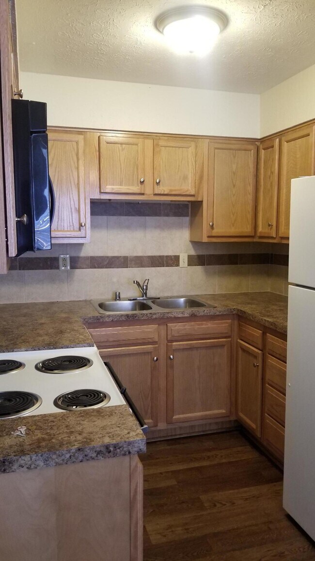 Primary Photo - 3212 Springfield Dr