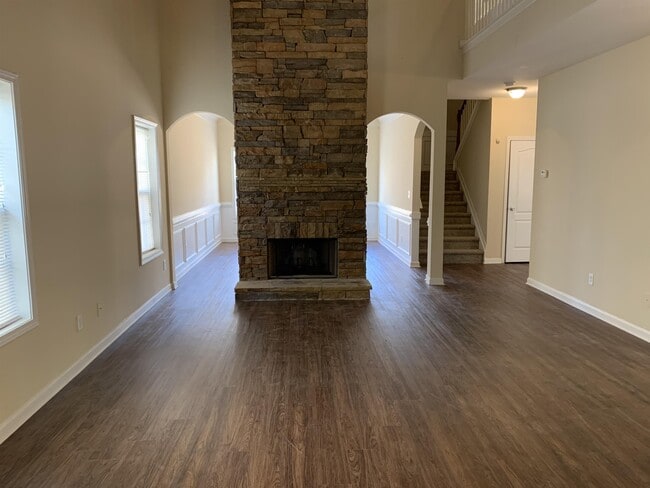 Building Photo - 2245 Copper Trail Ln NE