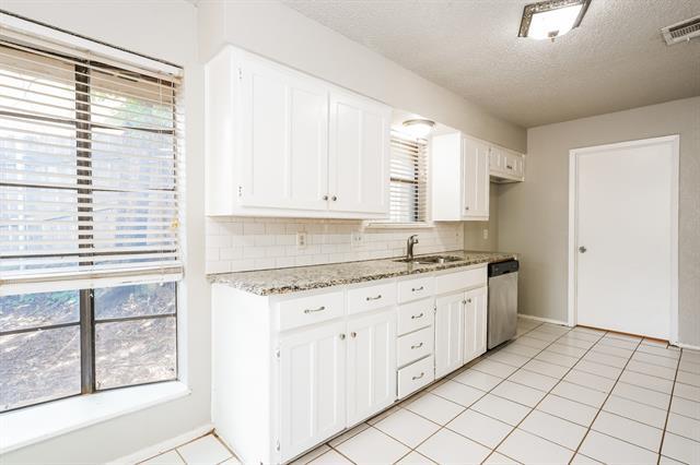 Building Photo - 7232 Timberidge Dr